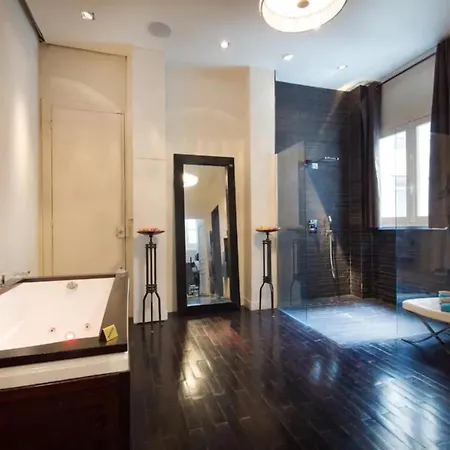 De 2 Chambres Avec Vue Sur La Balcon Amenage Et Wifi A Paris