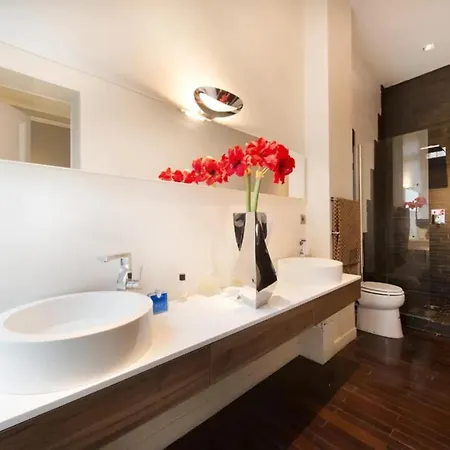 De 2 Chambres Avec Vue Sur La Balcon Amenage Et Wifi A Paris