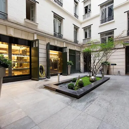 De 2 Chambres Avec Vue Sur La Balcon Amenage Et Wifi A Paris