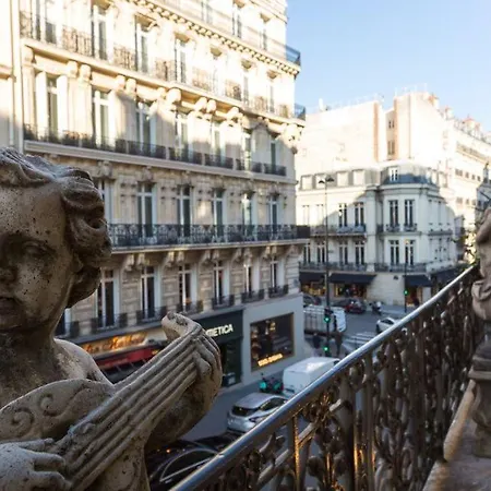 De 2 Chambres Avec Vue Sur La Balcon Amenage Et Wifi A Paris